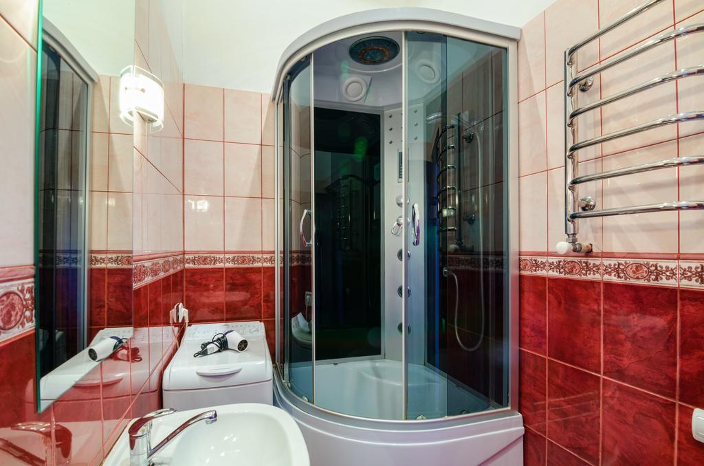 Leogrand Apartments On Kniazia Romana 26 Lviv Exteriör bild